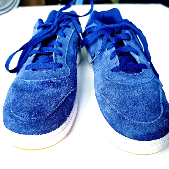 Nike Other - NIKE EBERNON LOW SNEAKERS Men Sz 8.5